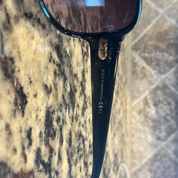 Gucci Round Sunglasses - Picture 6 of 7